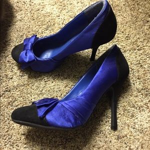 Blue Wild Diva Bow Heels